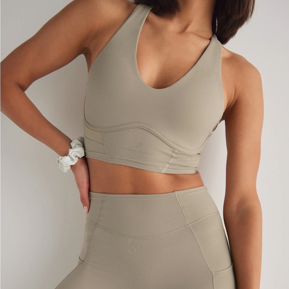 🦈Gymshark X Whitney Simmons LongLine Bra🦈